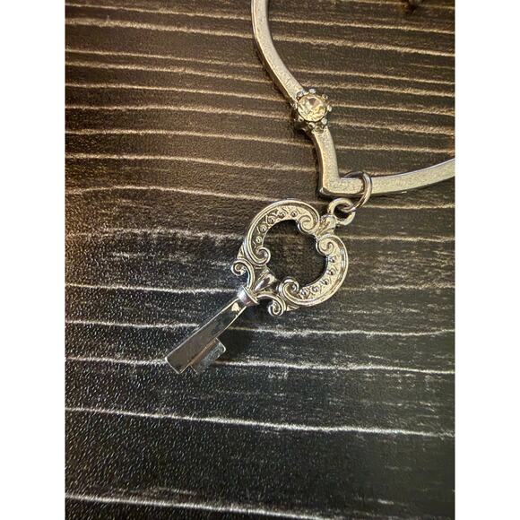 Vintage Guess Key & Heart XL Long Chain Necklace - Picture 3 of 5